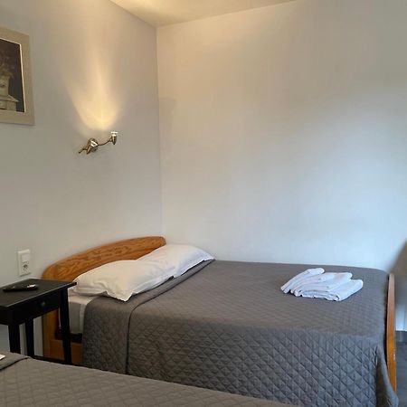 Hotel L'Escale Aigues-Mortes Exterior photo