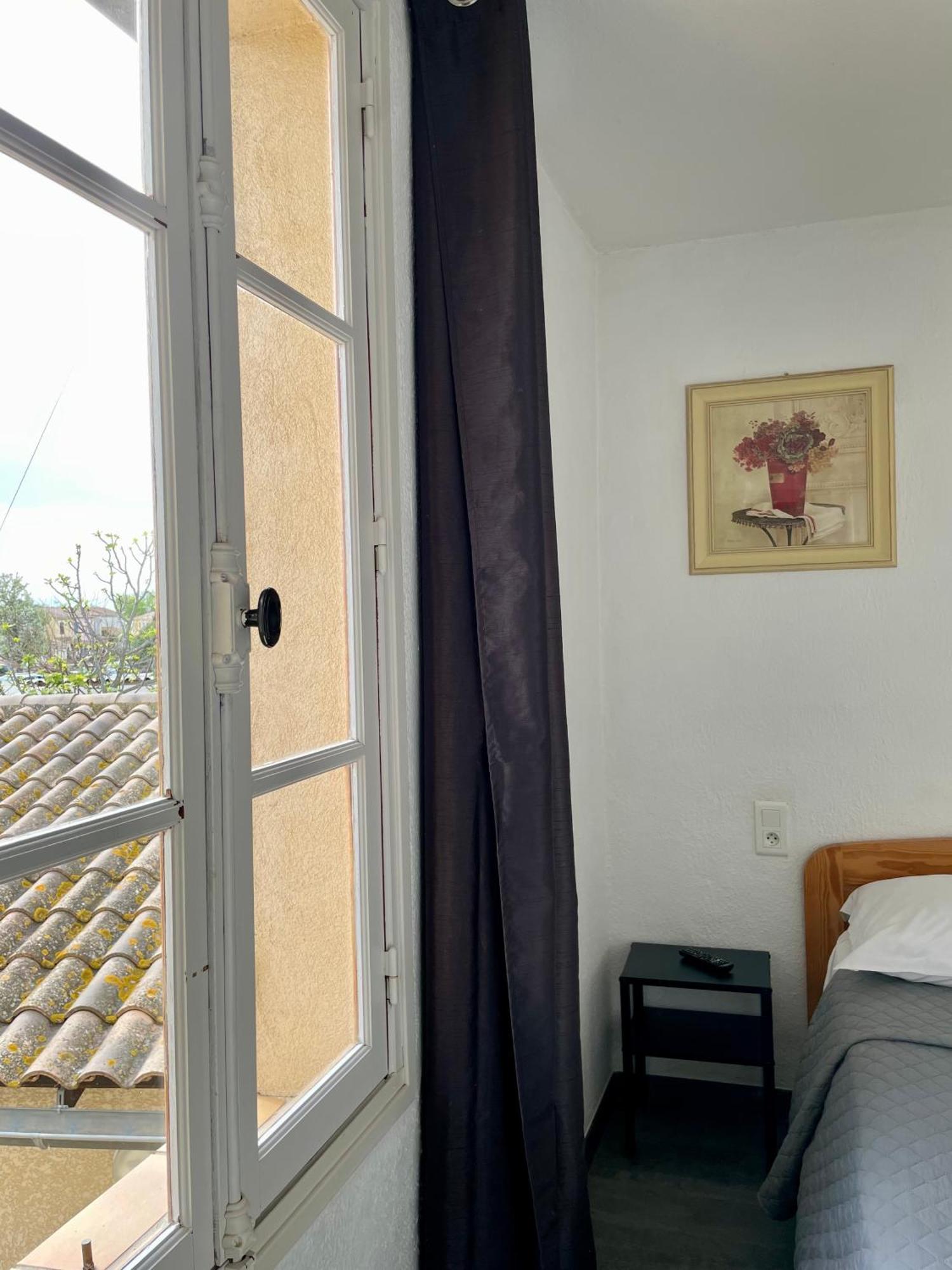Hotel L'Escale Aigues-Mortes Exterior photo