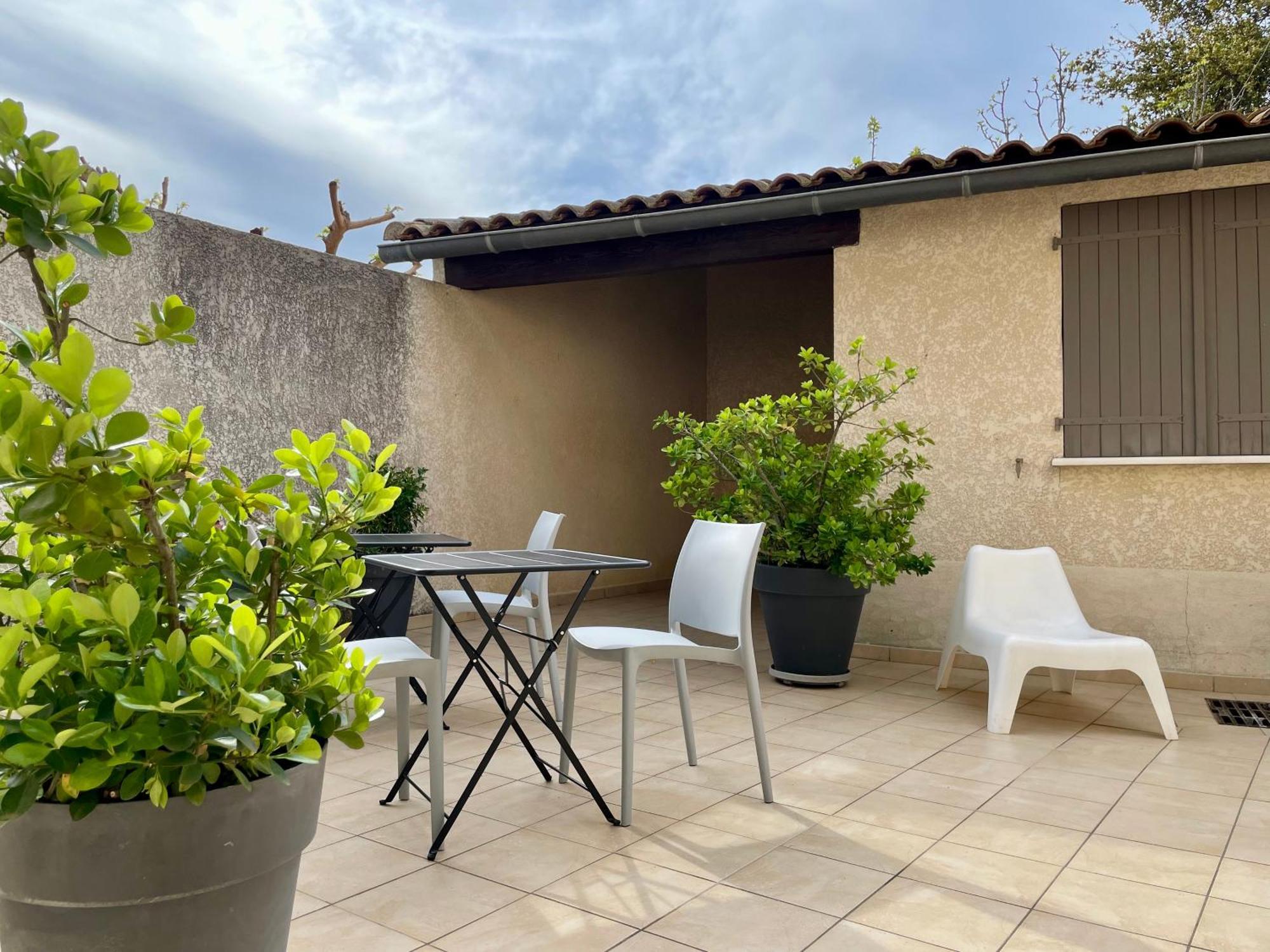 Hotel L'Escale Aigues-Mortes Exterior photo