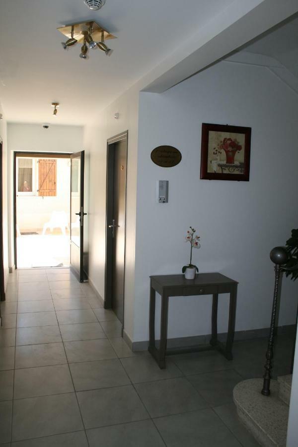 Hotel L'Escale Aigues-Mortes Exterior photo