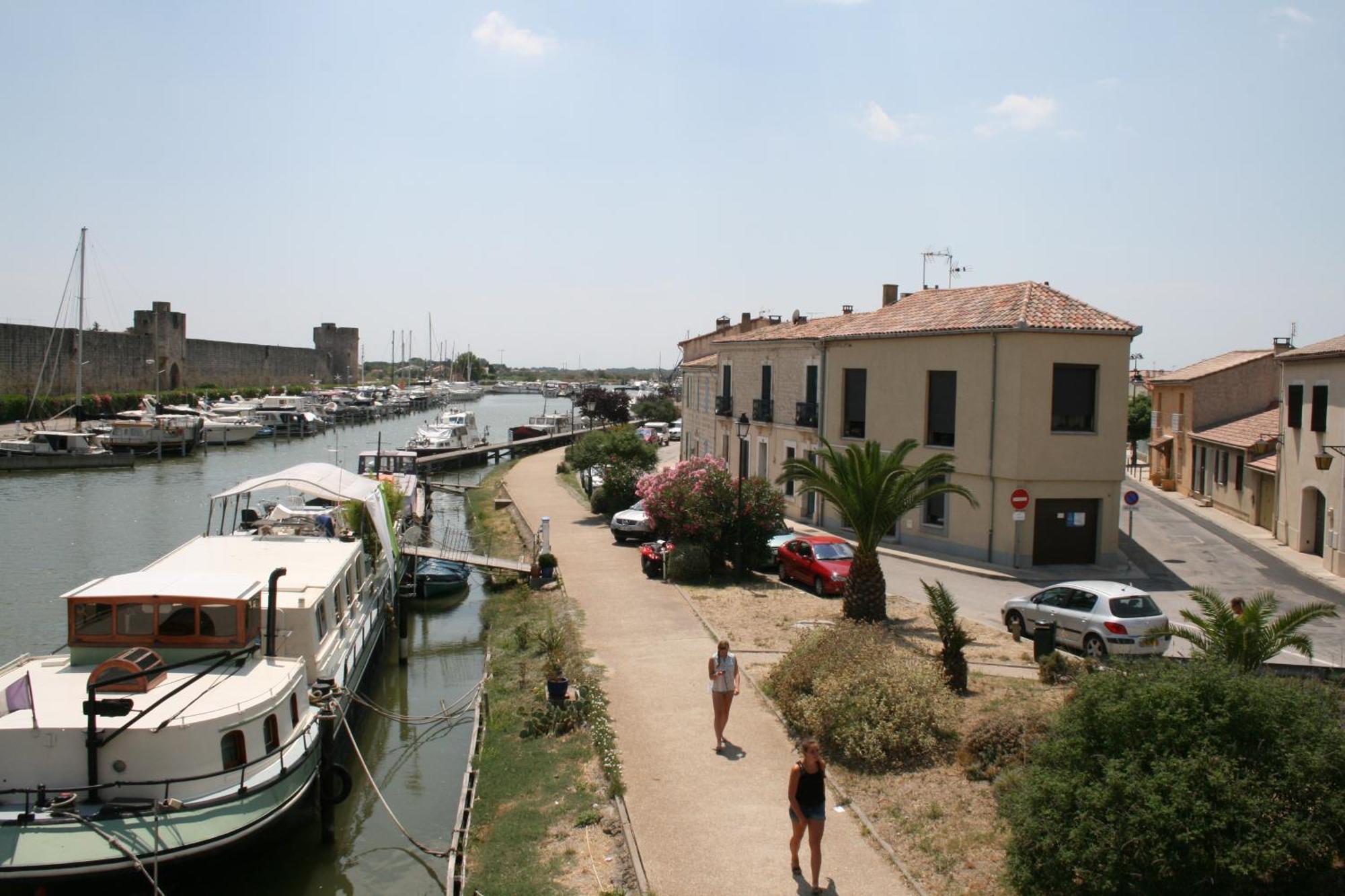 Hotel L'Escale Aigues-Mortes Exterior photo
